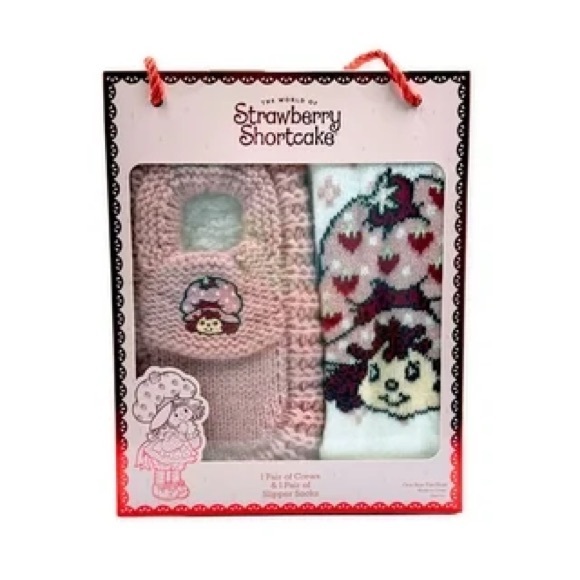 Strawberry Shortcake Accessories - Strawberry Shortcake Women's Knit Slipper Sock and Cozy Crew Gift Set NWT